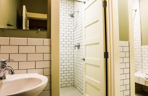Calistoga Hotel | Calistoga Inn Restaurant and Brewery