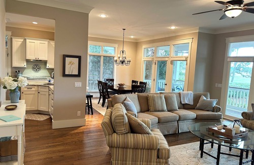 Okatie Casa | Callawassie Charm: A 3 bed, 3.5 bath home with beautiful views.