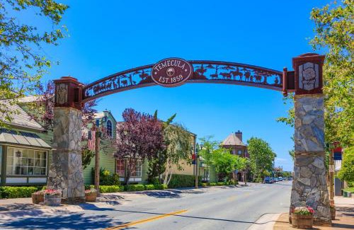 Temecula Casa | Calle Cancion Charms