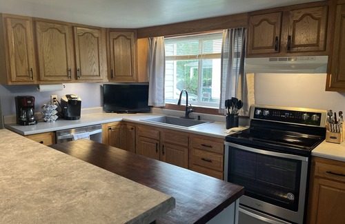 West Oneonta Casa | Callie's Place - 1 mile to ASV - 3 bdrm/2 bath, open deck, large yard