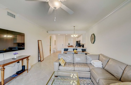 Lakewood Ranch Condominio | Calling all snowbirds! Gorgeous 2bd/2ba condo in exclusive golf community
