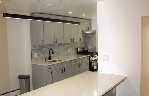 Canarsie Casa | Calm 1-bedroom private room located in a house in Brooklyn with AC, WiFi