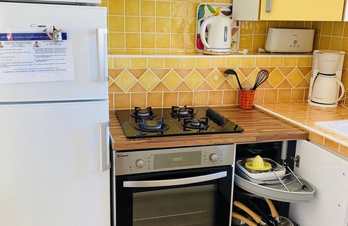 Belgodere Apartamento | Calma y autenticidad con una vista panorámica en el corazón de un pueblo corso
