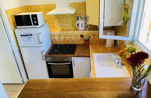 Belgodere Apartamento | Calma y autenticidad con una vista panorámica en el corazón de un pueblo corso