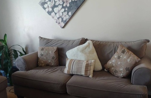 Southeast Edmonton Casa | CALM AND CLEAN PLACE TO STAY