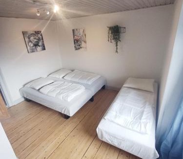 Hjørring Apartamento | Calm and cozy apartment with free parking