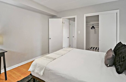 Arlington Heights Apartamento | Cozy 1BR Apartment in Arlington Heights