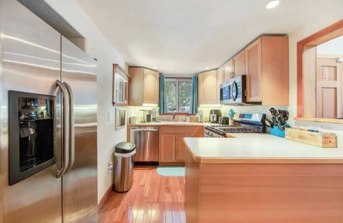 Cedar Glen Cabina | Calm & Cozy 3BR cabin w/AC+WiFi+Parking+BBQ