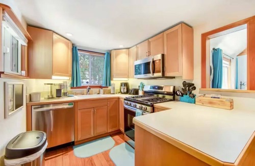 Cedar Glen Cabina | Calm & Cozy 3BR cabin w/AC+WiFi+Parking+BBQ