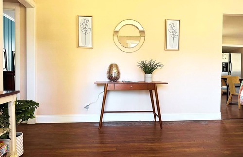 Salisbury Casa | Calm&Cozy Vibes - king bed+grill+firepit+fenced backyard