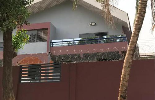 North Legon Apartamento | Calm Hillside Swimming Pool Villa Apartment
