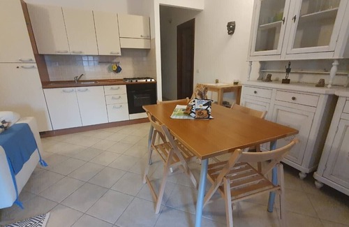 Case Peschiera-Lu Fraili Apartamento | Apartamento tranquilo y espacioso a 10 minutos de impresionantes playas.
