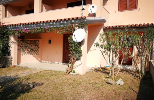 Case Peschiera-Lu Fraili Apartamento | Apartamento tranquilo y espacioso a 10 minutos de impresionantes playas.