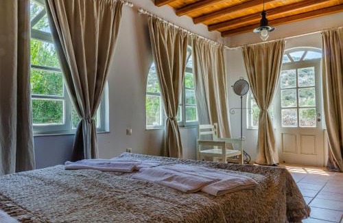 Paros Villa | Calmea Seafront Residence - secluded beach