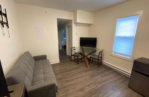 North Central Edmonton Apartamento | Calming 1bedroom Units With Balcony And City View