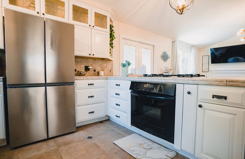South Natomas Casa | Calming Coastal Oasis 3-bed 2-bath near central Sacramento, EV charger