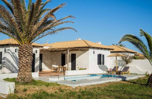 Kounopetra Villa | Calming, neutral villa, private and communal pool