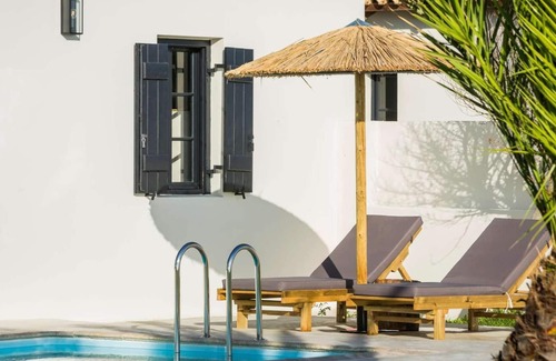 Kounopetra Villa | Calming, neutral villa, private and communal pool