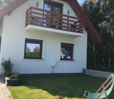 Pozezdrze Casa | Caloroczny domek letniskowy ze stawem
