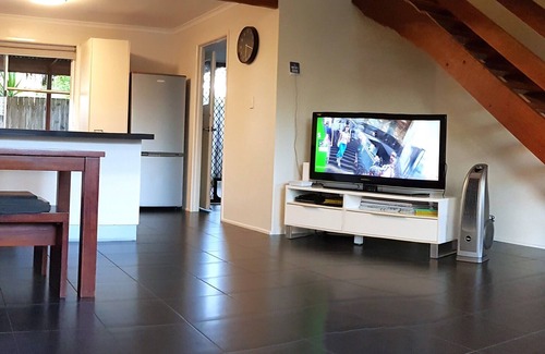 Caloundra Casa | Caloundra Beach Townhouse -Pet amigable.