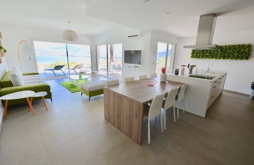 Calvi Villa | CALVI, MAGNIFICA VILLA CONTEMPORÁNEA CON VISTAS AL MAR Y PISCINA CLIMATIZADA
