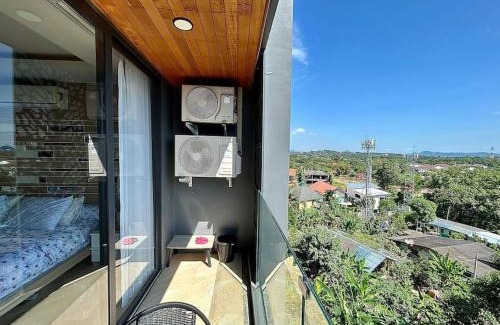 Nai Harn Apartamento | Calypso rawai seaview apartment 600m walk to beach C4
