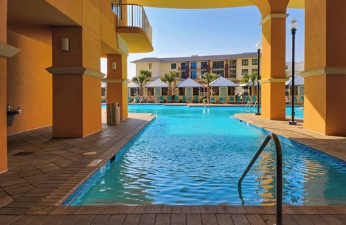 Panama City Beach Condominio | Calypso Resort and Towers by Book That Condo