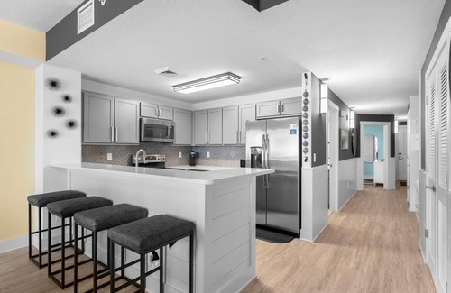 Panama City Beach Condominio | Calypso Tower 3 by Panhandle Getaways