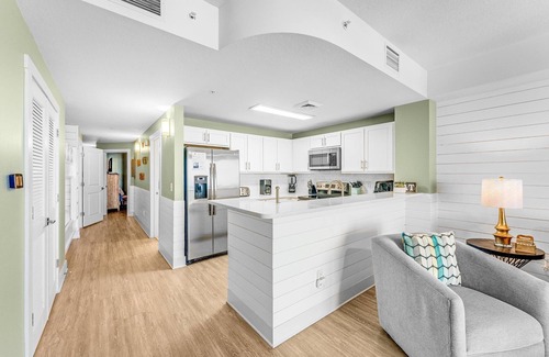 Panama City Beach Condominio | Calypso Tower 3 by Panhandle Getaways