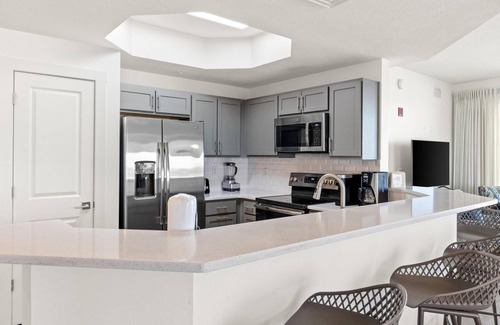 Panama City Beach Condominio | Calypso Tower 3 by Panhandle Getaways
