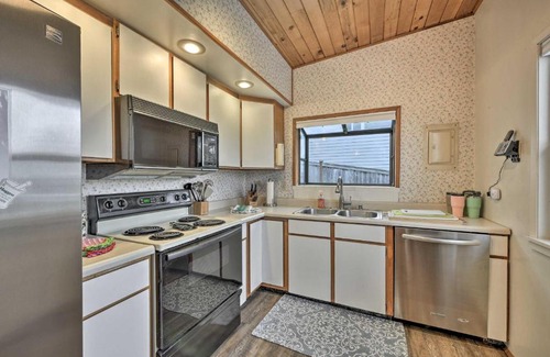 Camano Island Casa | Camano Island Home with Views and Private Beach Access