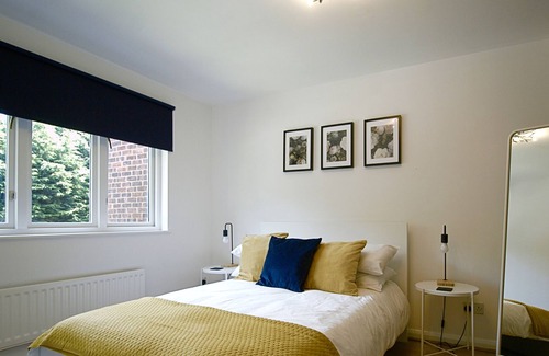 Camberley Casa | Camberley Comfy 3 Bedroom - Next to Hospital W/parking