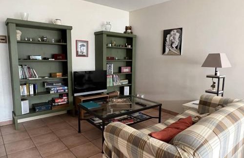 Cambo-les-Bains Apartamento | Cambo-les-Bains: T3 Moderne avec Terrasse, Parc, Piscine, Parking, et Internet - 4 Couchages - FR-1-495-20