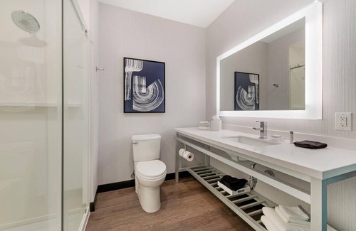 Downtown Detroit Hotel | Cambria Hotel Detroit Downtown