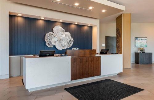 Madeira Beach Hotel | Cambria Hotel St Petersburg-Madeira Beach Marina