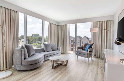 East Riverside Hotel | Cambria Hotel Waco Univ Riverfront