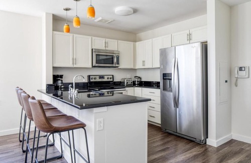 North Cambridge Apartamento | Cambridge 2BR w WD Private access to Linr Park BOS-470