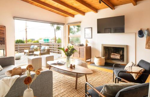 Cardiff-by-the-Sea Casa | Camden by AvantStay 5mins to the Beach Elevated Home w Pacific Ocean Views