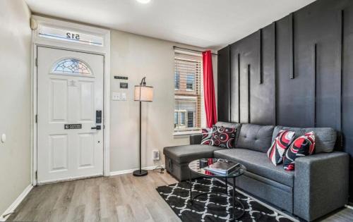 Downtown Baltimore Casa | Camden's Charm Walking Distance Stadium, Convention, Univ of MD Downtown