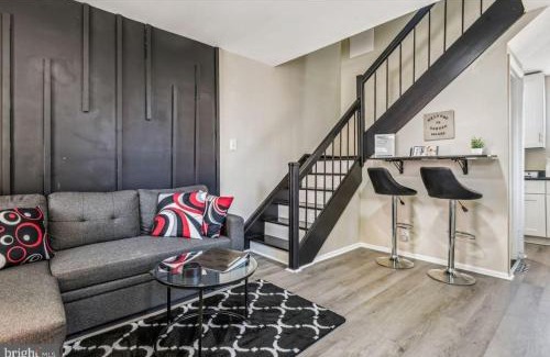 Downtown Baltimore Casa | Camden's Charm Walking Distance Stadium, Convention, Univ of MD Downtown