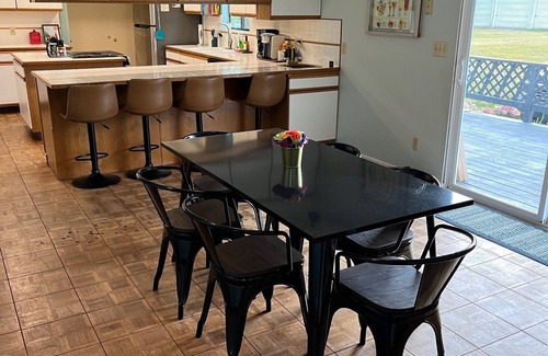 Lake of the Ozarks Casa | Camdenton Resort - 7 bedroom 3 bathroom house.