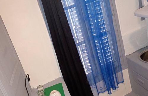 Thiers Apartamento | Camellia Center Thiers ~ Clermont-Ferrand ~ Lyon - Free Parking - Self-check-in