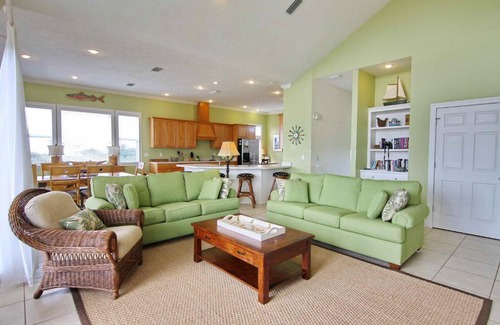 East End Casa | Camellia Cottage