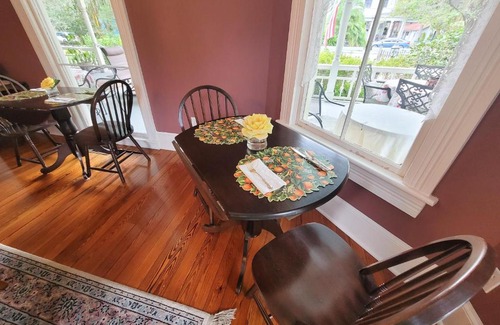 Gainesville Cama Y Desayuno | Camellia Rose Inn- King Room