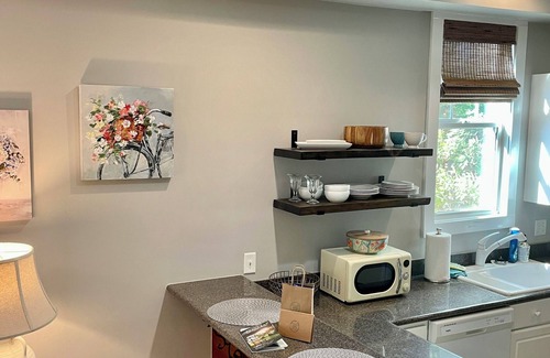The Old Commons Apartamento | Camellia Suite, Apartment 1 at Magnolia Court