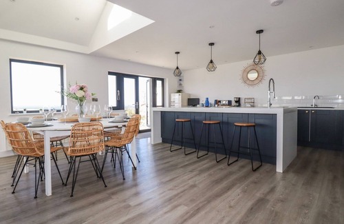 Tintagel Casa | CAMELOT, family friendly, character holiday cottage in Tintagel