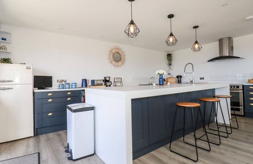 Tintagel Casa | CAMELOT, family friendly, character holiday cottage in Tintagel
