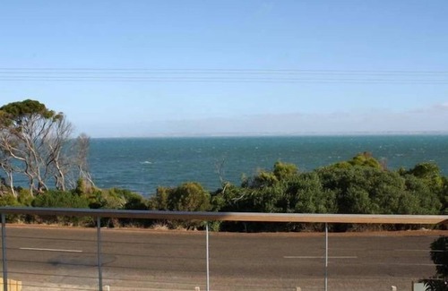 Kingscote Casa | Camelot - enfrente de la playa. Impresionantes vistas al mar. Ahora con wifi gratis