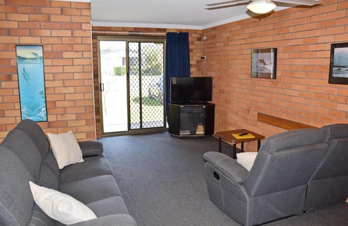South West Rocks Casa | Cameo Court 2 - Bring your own linen