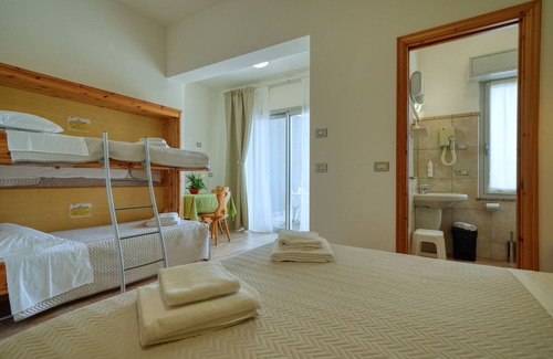 Lazise Cama Y Desayuno | CAMERE DA MIRELLA